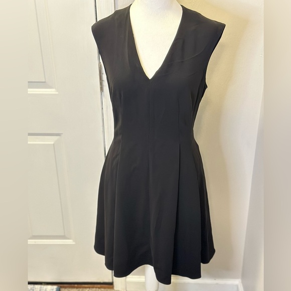 Theory Black Sleeveless Dress women’s Size 6 - Picture 11 of 13